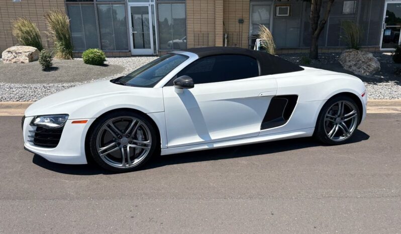 
								2012 Audi R8 5.2 quattro Spyder V10 full									
