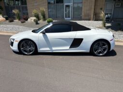 
										2012 Audi R8 5.2 quattro Spyder V10 full									