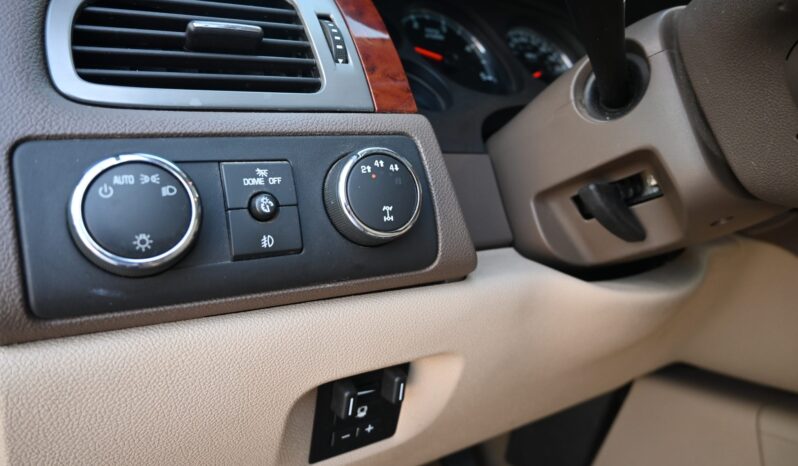 
								2011 Chevrolet Silverado 3500HD LTZ Crew Cab full									