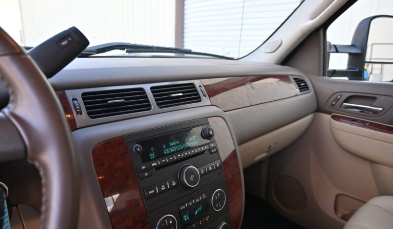 
								2011 Chevrolet Silverado 3500HD LTZ Crew Cab full									