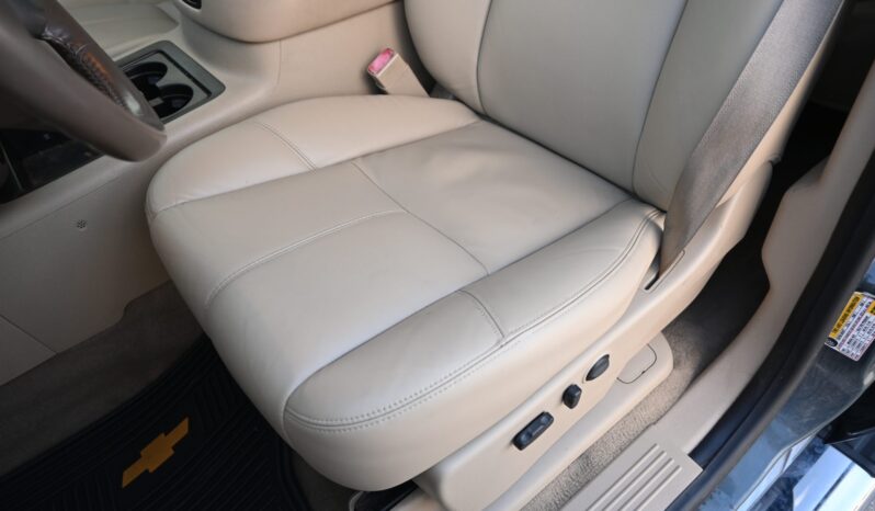 
								2011 Chevrolet Silverado 3500HD LTZ Crew Cab full									