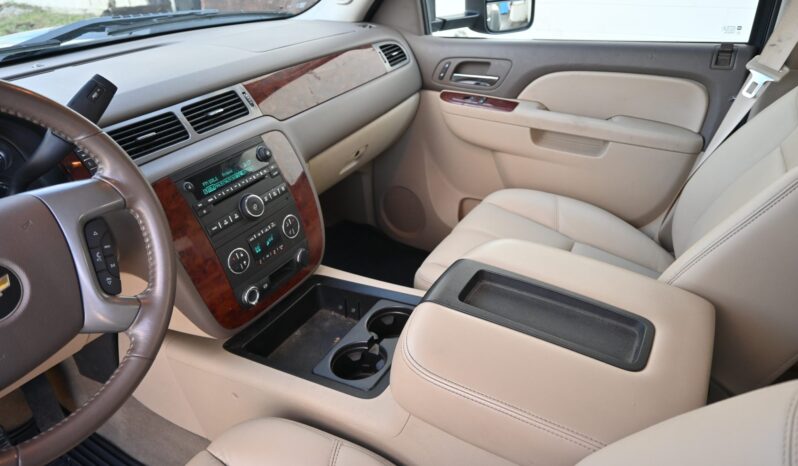 
								2011 Chevrolet Silverado 3500HD LTZ Crew Cab full									