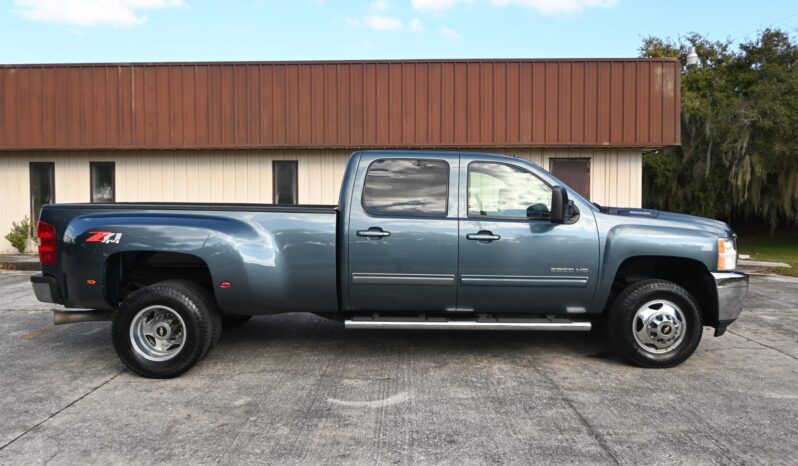 
								2011 Chevrolet Silverado 3500HD LTZ Crew Cab full									