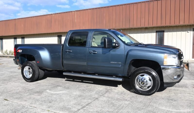 
								2011 Chevrolet Silverado 3500HD LTZ Crew Cab full									