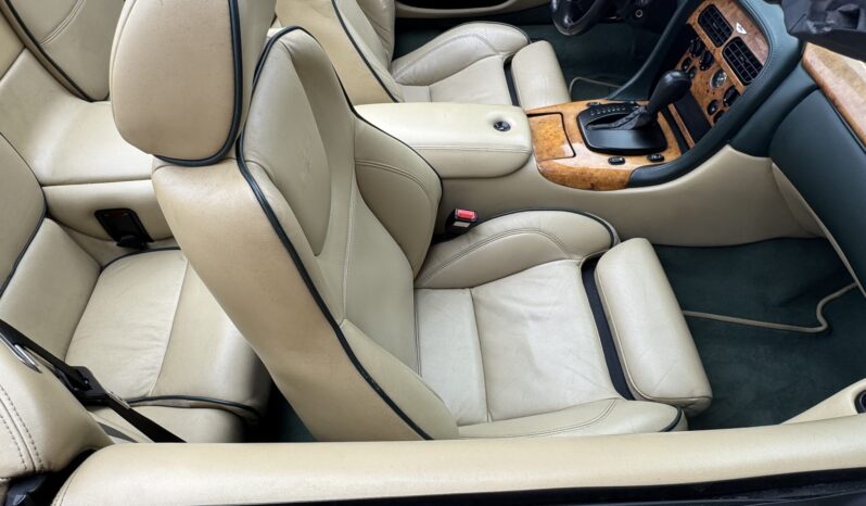 
								2000 Aston Martin DB7 V12 Vantage Volante full									
