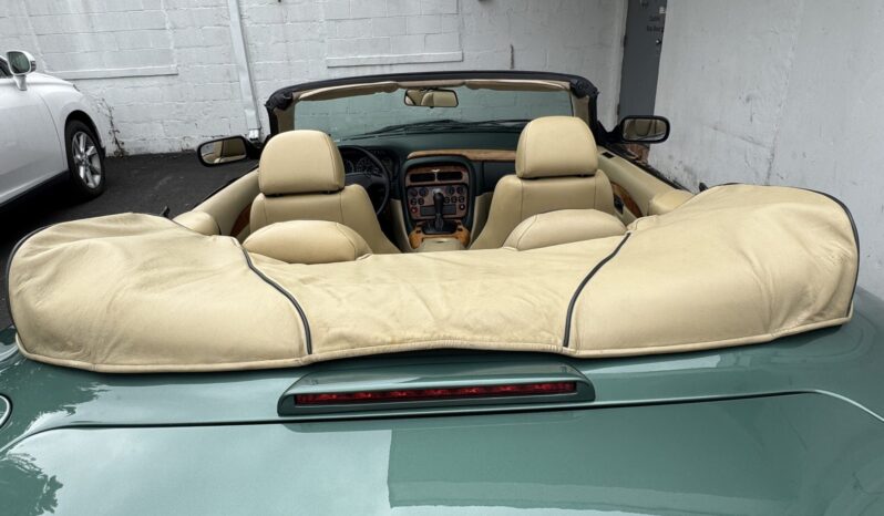 
								2000 Aston Martin DB7 V12 Vantage Volante full									