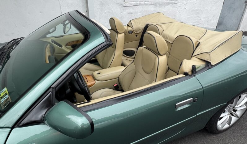 
								2000 Aston Martin DB7 V12 Vantage Volante full									
