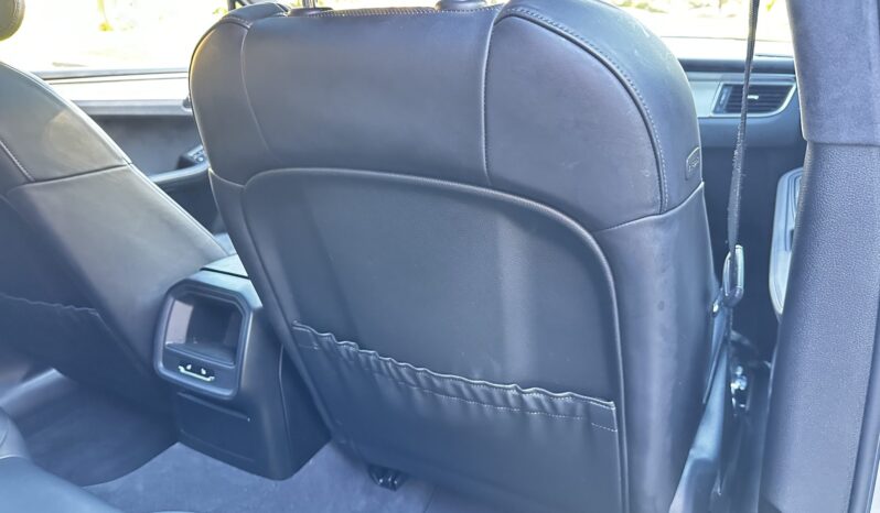 
								2015 Porsche Macan Turbo full									