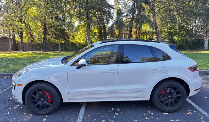 
								2015 Porsche Macan Turbo full									
