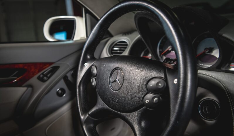 
								2005 Mercedes-Benz SL55 AMG full									