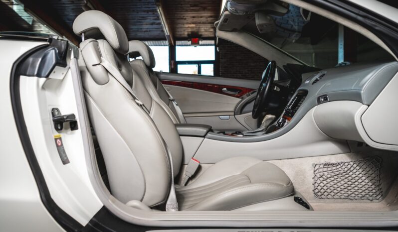 
								2005 Mercedes-Benz SL55 AMG full									