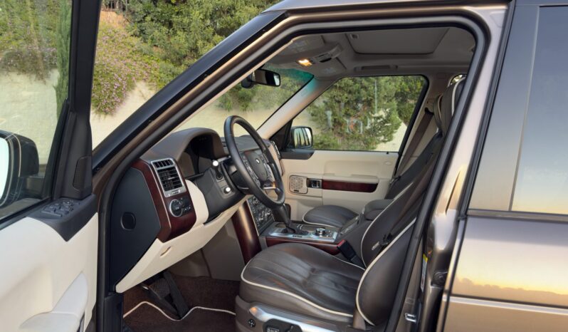 
								2011 Land Rover Range Rover HSE Luxury full									