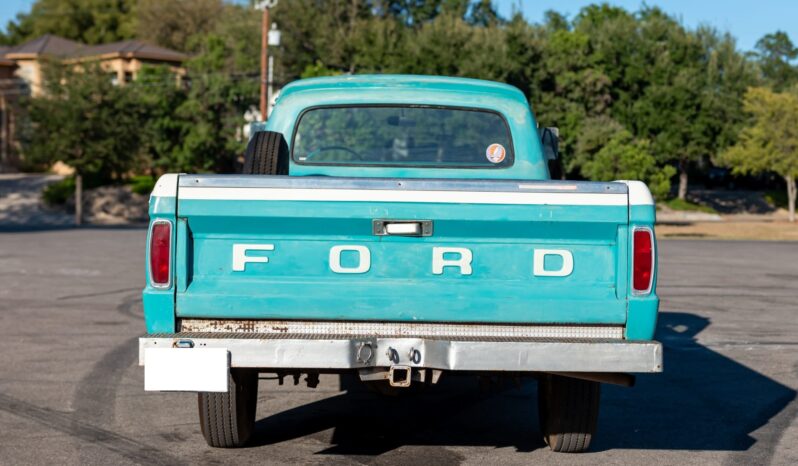 
								1966 Ford F-250 Custom 4-Speed full									