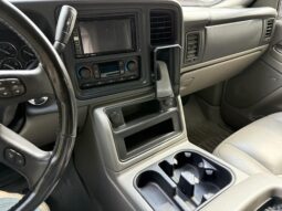 
										2006 GMC Yukon XL SLT 8.1L 4×4 full									