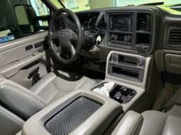 
										2006 GMC Yukon XL SLT 8.1L 4×4 full									