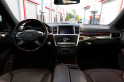 
										2013 Mercedes-Benz GL550 4MATIC full									