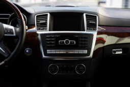 
										2013 Mercedes-Benz GL550 4MATIC full									