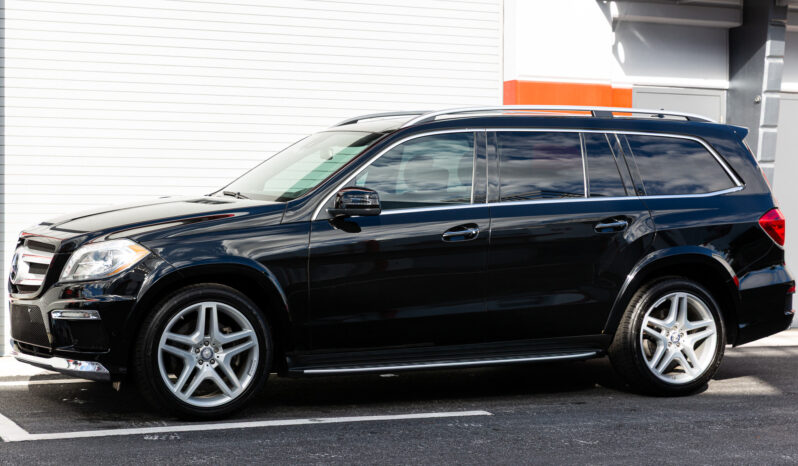 
								2013 Mercedes-Benz GL550 4MATIC full									