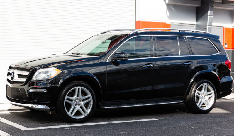 
								2013 Mercedes-Benz GL550 4MATIC full									