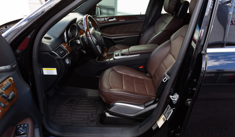 
								2013 Mercedes-Benz GL550 4MATIC full									