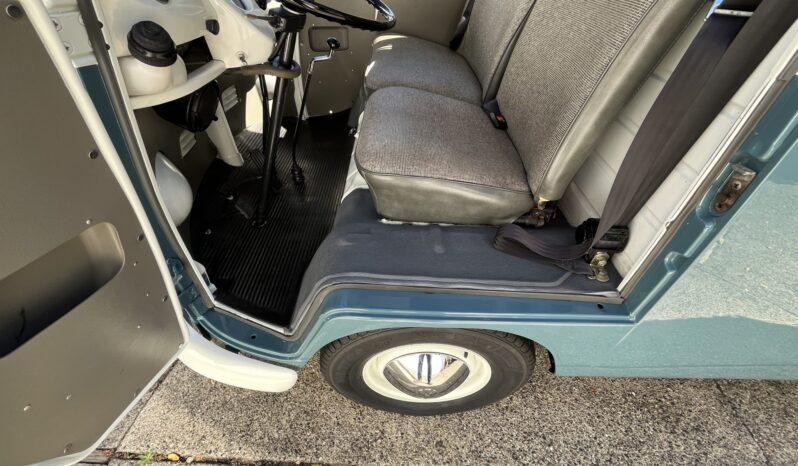 
								1967 Volkswagen Type 2 Double Cab Pickup full									