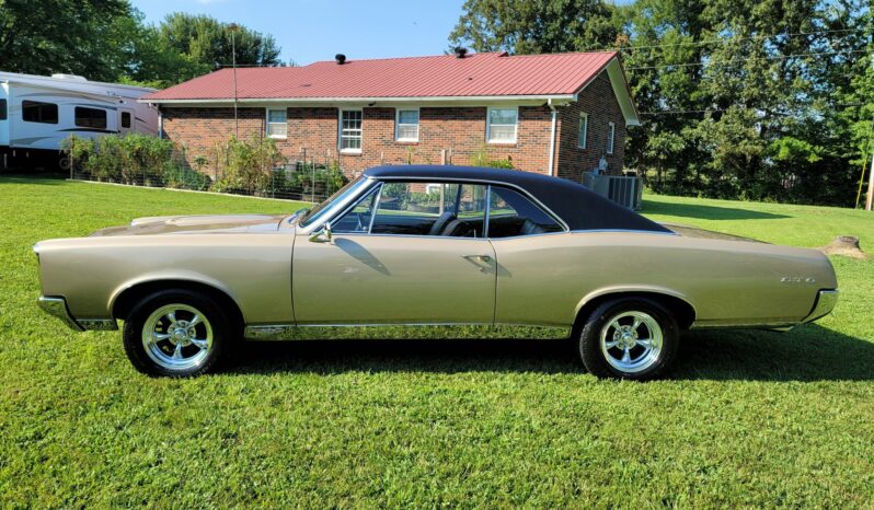 1967 Pontiac GTO Hardtop Coupe 4-Speed 1