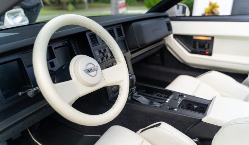 
								1988 Chevrolet Corvette Coupe 35th Anniversary Edition 4-Speed full									