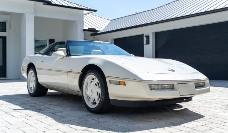 
								1988 Chevrolet Corvette Coupe 35th Anniversary Edition 4-Speed full									
