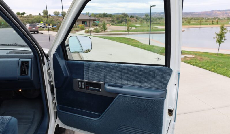 
								1991 GMC Sierra K1500 SLE Extended Cab 4×4 full									