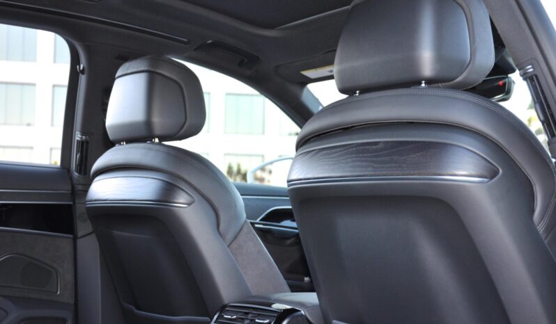 
								2019 Audi A8L 55 TFSI Quattro full									