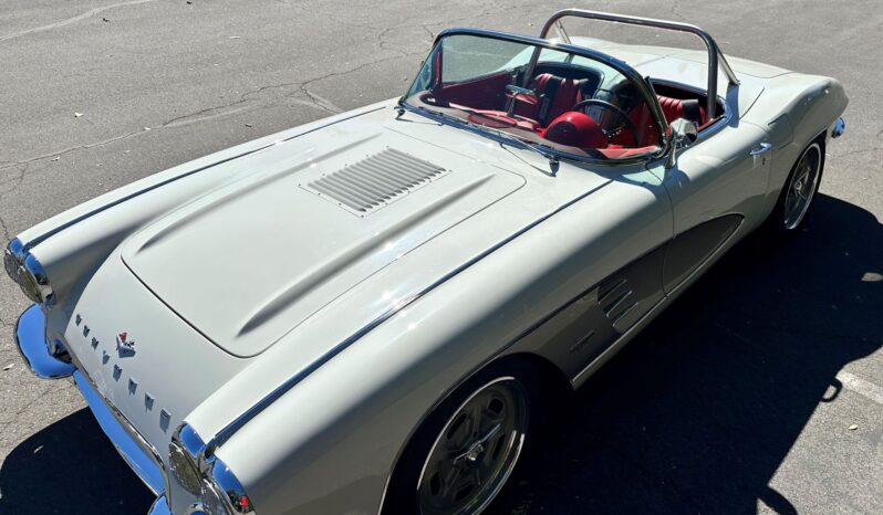 
								1961 Chevrolet Corvette 6-Speed full									