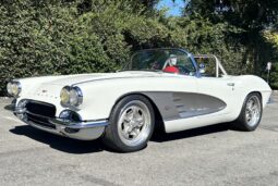 
										1961 Chevrolet Corvette 6-Speed full									