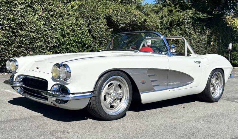 
								1961 Chevrolet Corvette 6-Speed full									