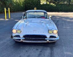 
										1961 Chevrolet Corvette 6-Speed full									