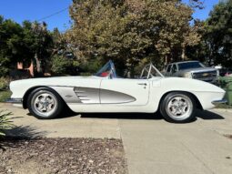 
										1961 Chevrolet Corvette 6-Speed full									