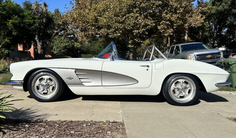 
								1961 Chevrolet Corvette 6-Speed full									