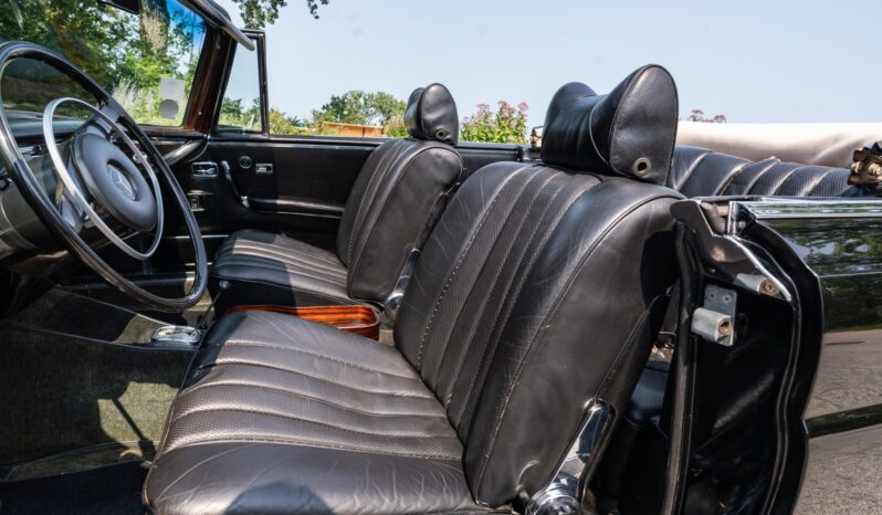 
								1969 Mercedes-Benz 280SE Cabriolet full									