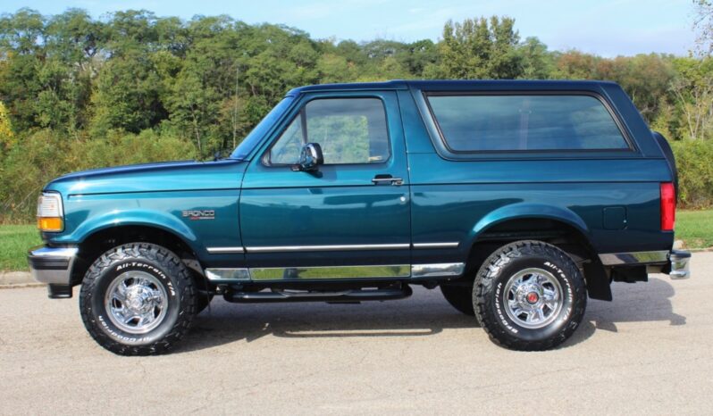 
								1994 Ford Bronco XLT full									
