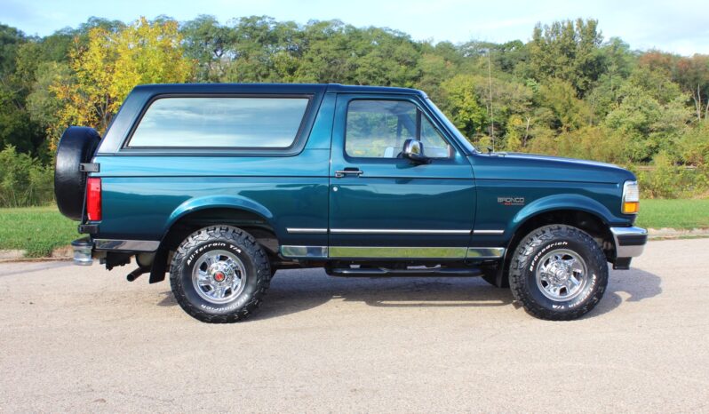 
								1994 Ford Bronco XLT full									