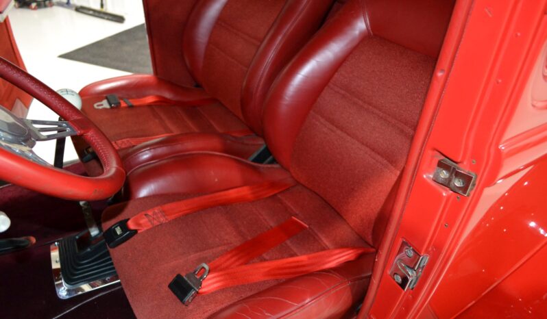 
								1932 Ford 5-Window Coupe 5-Speed full									