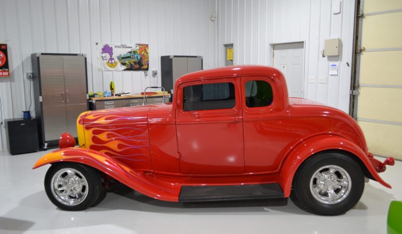 
								1932 Ford 5-Window Coupe 5-Speed full									