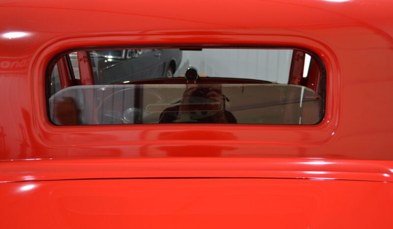 
								1932 Ford 5-Window Coupe 5-Speed full									