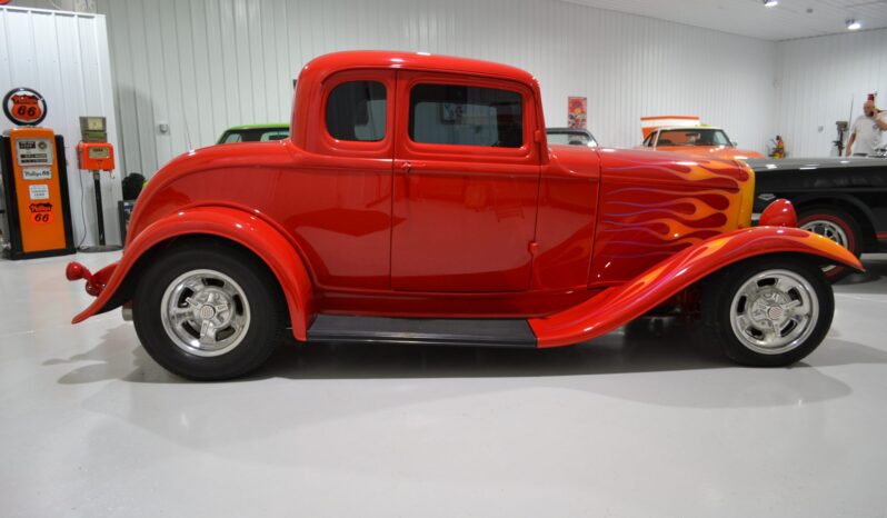 
								1932 Ford 5-Window Coupe 5-Speed full									