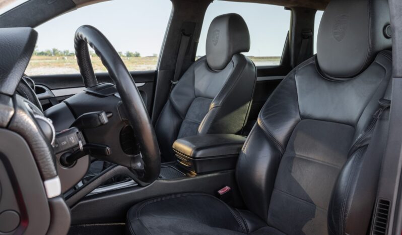 
								2009 Porsche Cayenne GTS 6-Speed full									