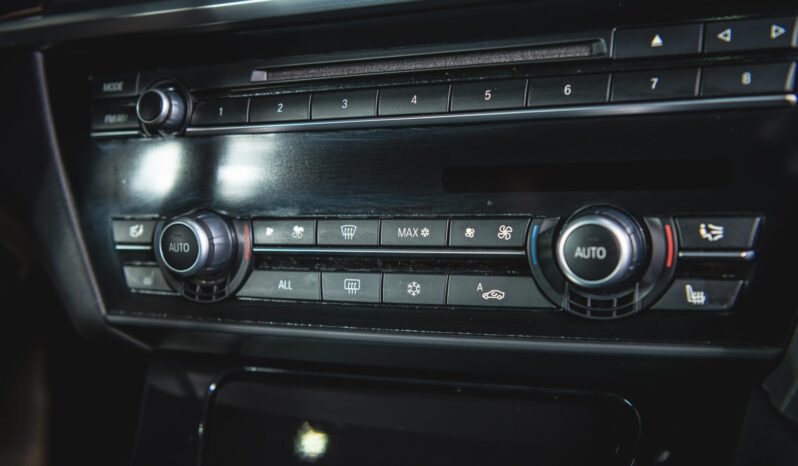 
								2012 BMW 650i Coupe M Sport 6-Speed full									