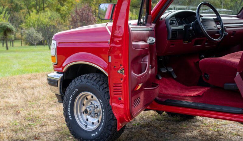 
								1995 Ford F-150 XLT 4×4 5-Speed full									