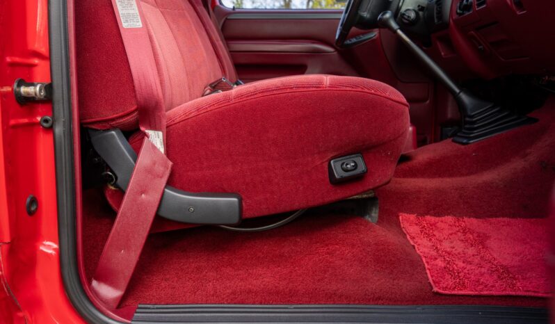 
								1995 Ford F-150 XLT 4×4 5-Speed full									