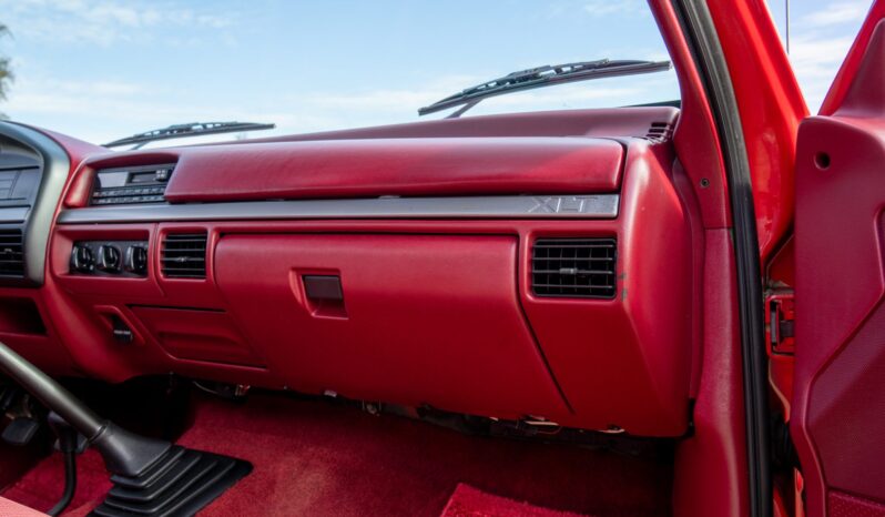 
								1995 Ford F-150 XLT 4×4 5-Speed full									