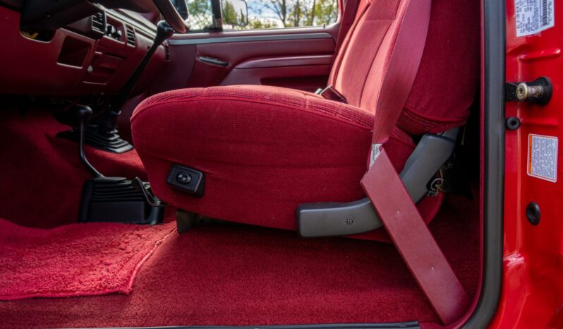 
								1995 Ford F-150 XLT 4×4 5-Speed full									