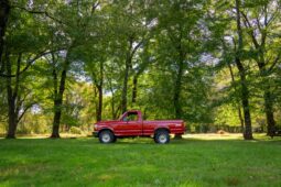 
										1995 Ford F-150 XLT 4×4 5-Speed full									